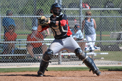 Baseball Edged in Pair of One-Run Games at Elms