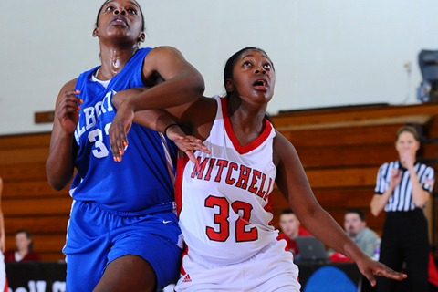 WBB Picks Up First Win in NECC Opener at SVC