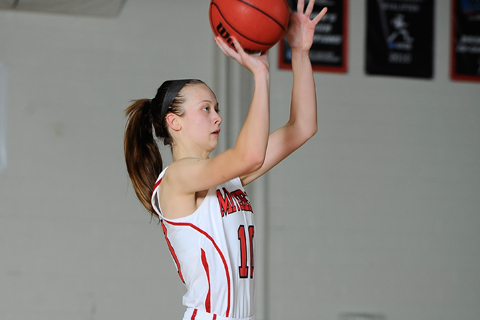 WBB Clips Elms for Sixth Straight Win