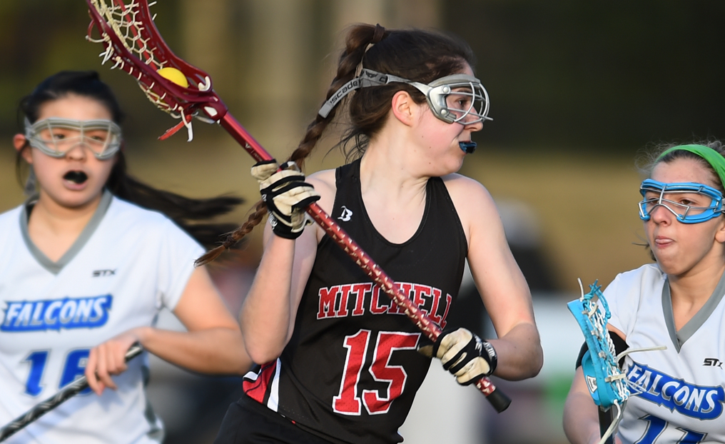 Women's LAX Powers to 21-2 Win at Bay Path