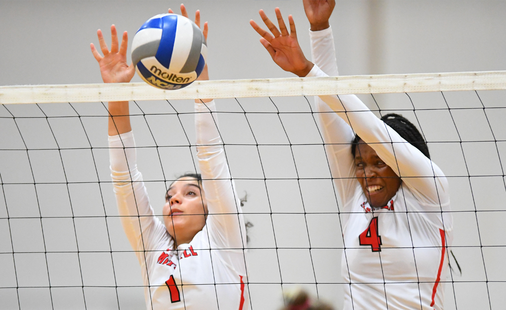 Volleyball Fights Hard in 3-1 Loss to Becker