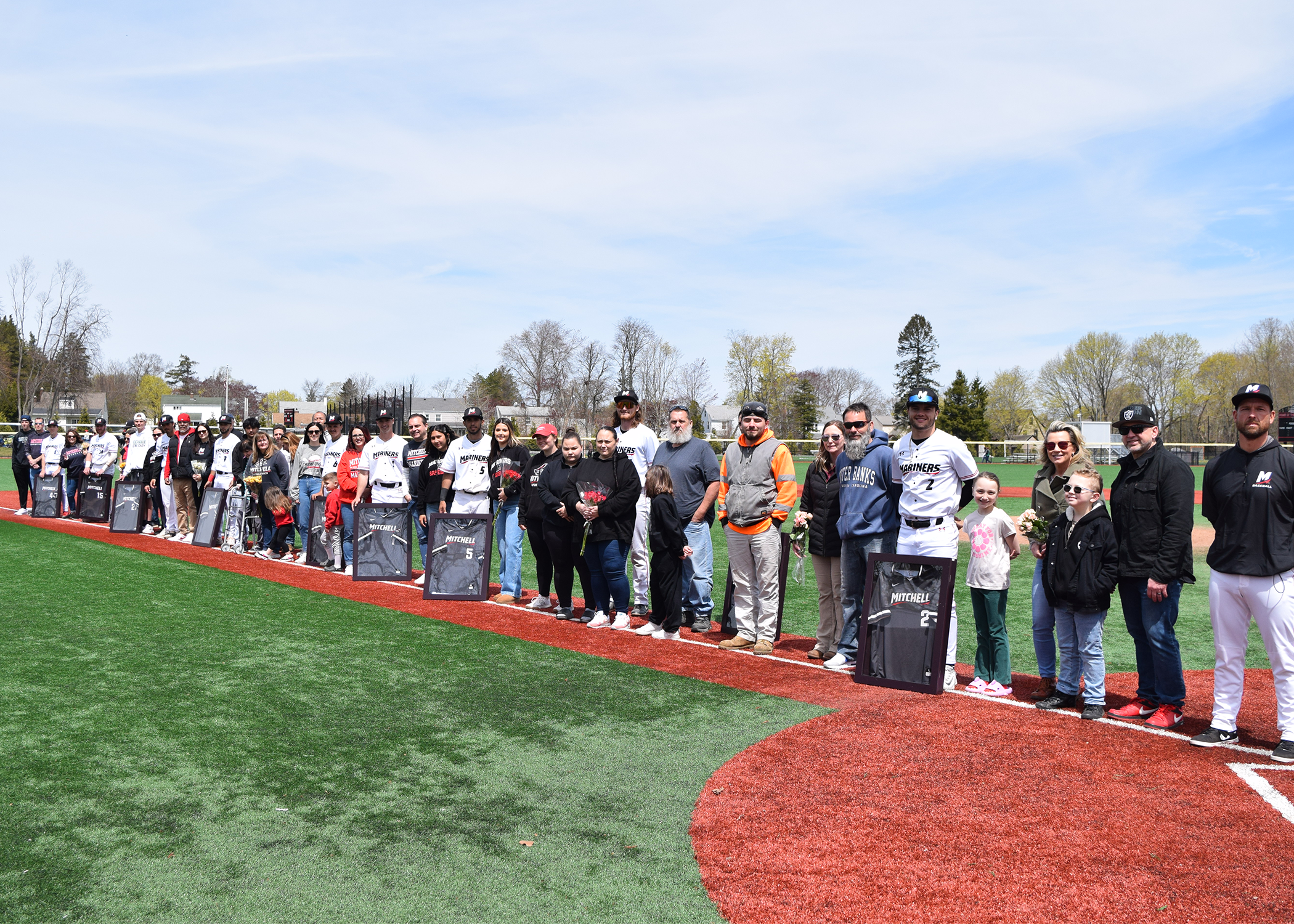 Baseball Clinches Top Seed in GNAC Tournament with Senior Day Sweep of Elms