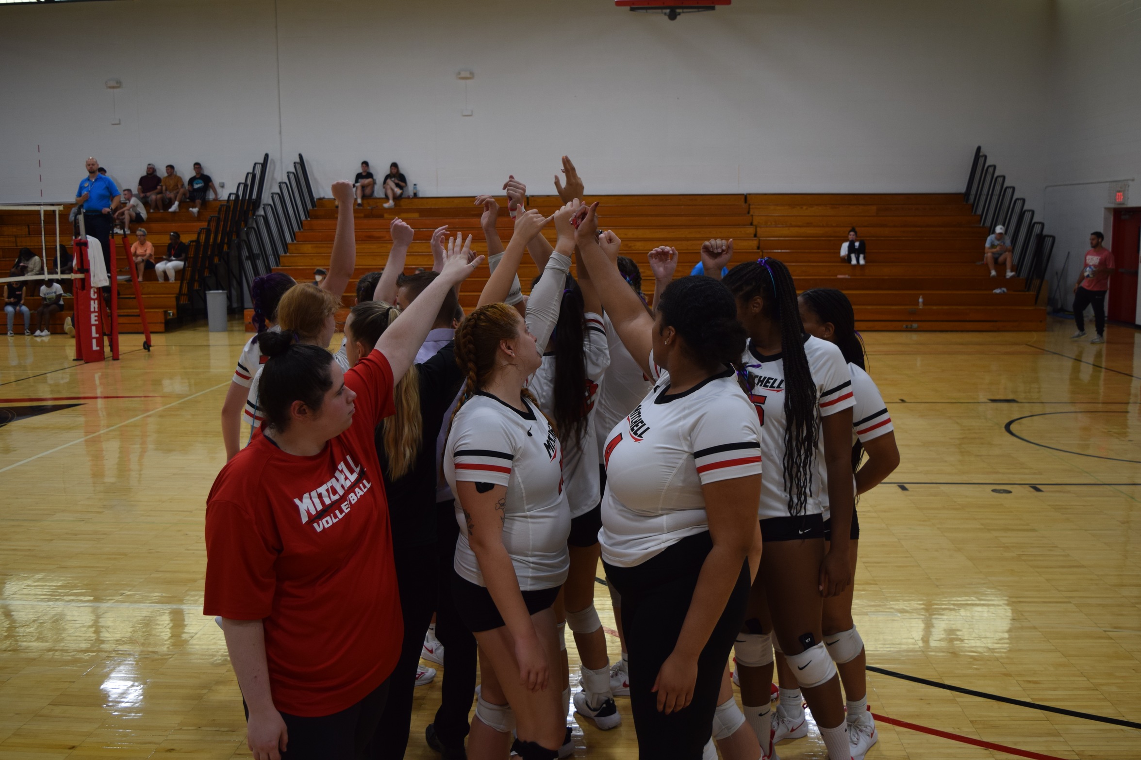 Volleyball Splits Tri-Match at Home