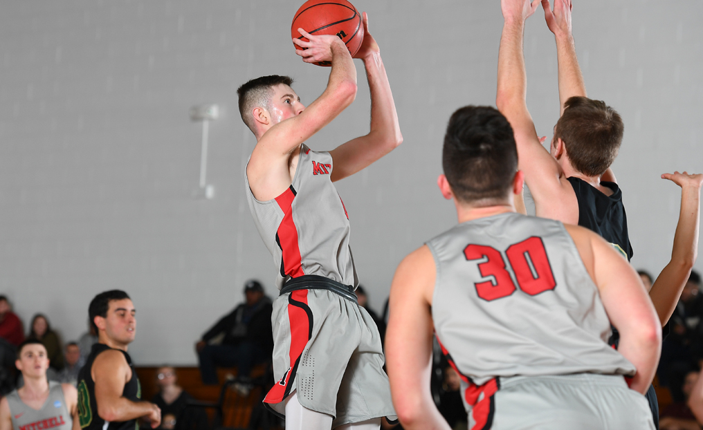 MBB Edged in Final Seconds by Wentworth