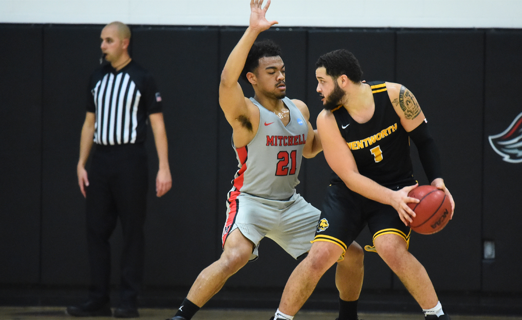 MBB Tops Dean, Moves Into First-Place Tie