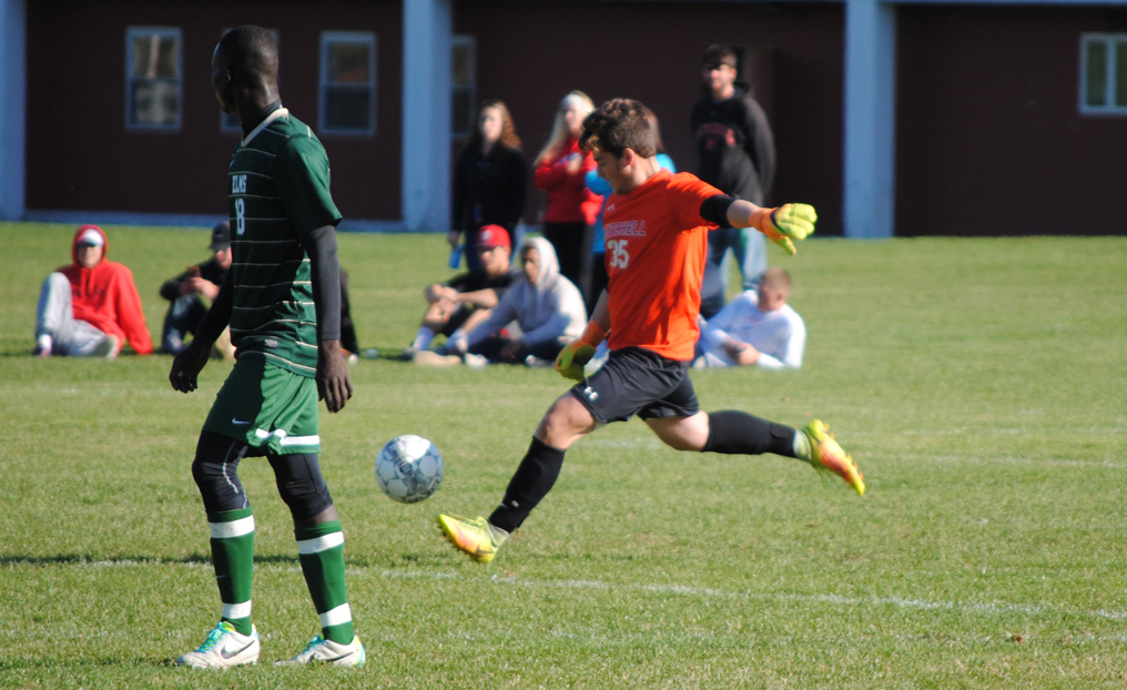 Men's Soccer Falls to Elms in NECC First Round