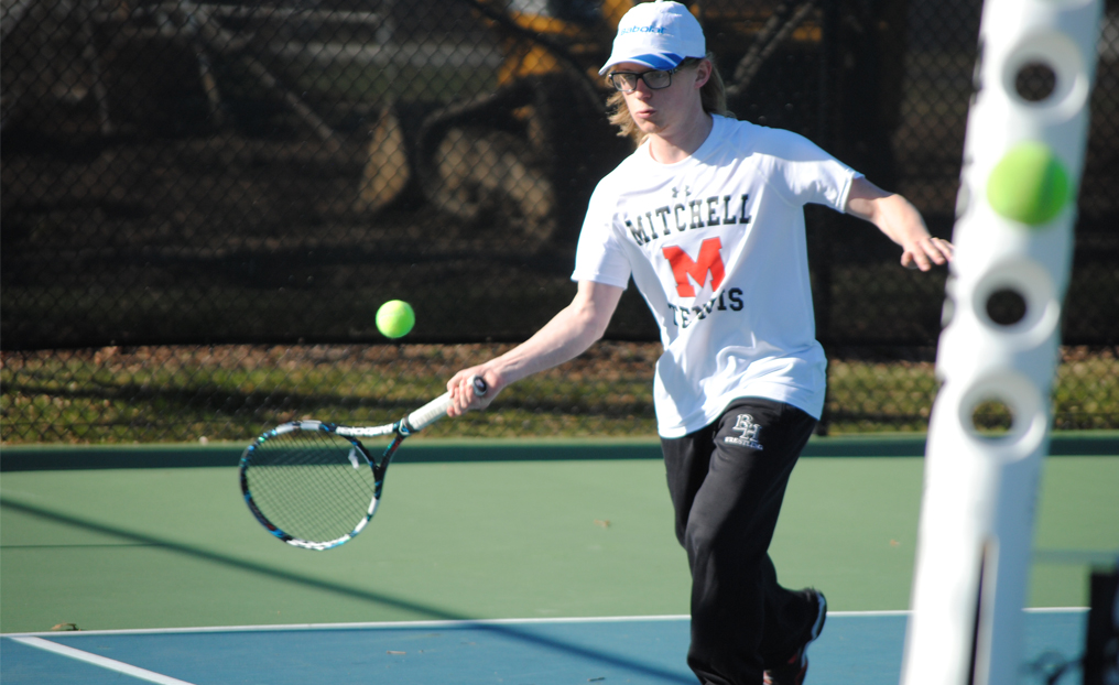 Men's Tennis Takes Two From Lesley