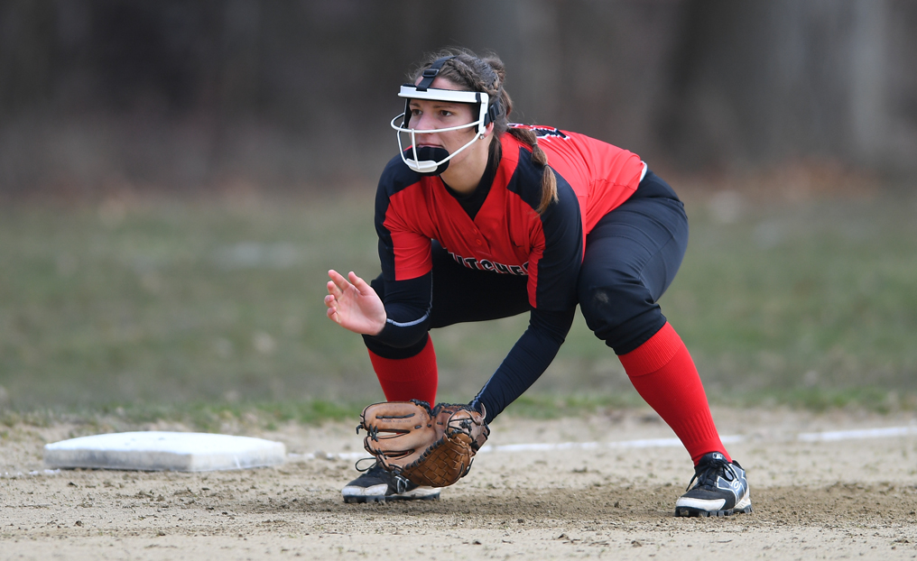 Softball Stays Hot, Sweeps Southern Vermont