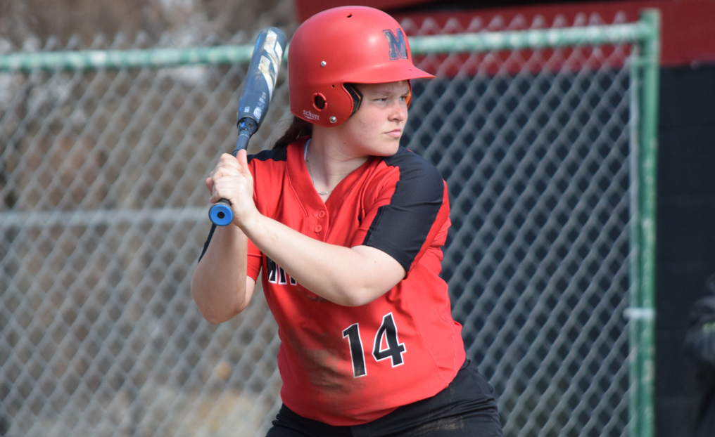Softball Drops Doubleheader to Lesley