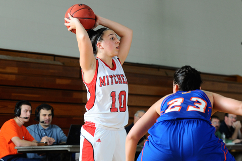 WBB Holds Off Late Push to Beat SVC