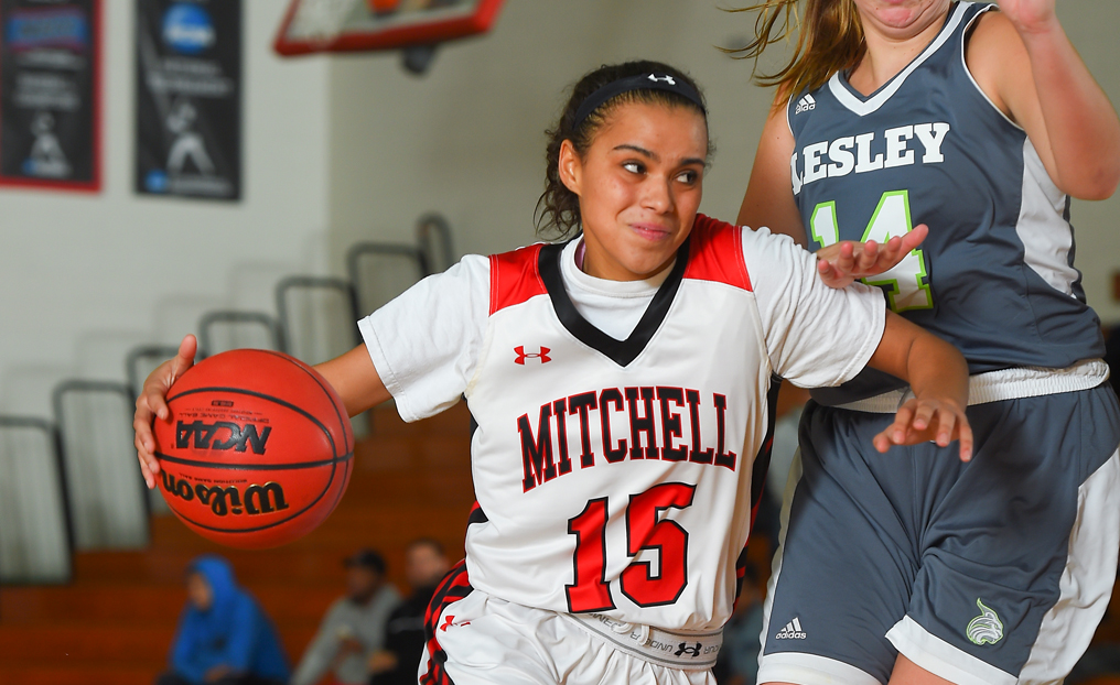 Strong First Half Fuels WBB Past Wheelock