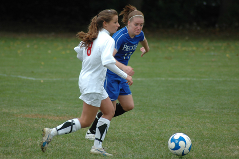Women's Soccer Advances to Title Game with 3-2 Win at Elms