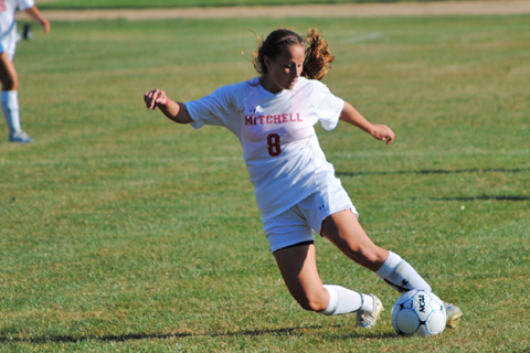 Women's Soccer Closes Out Regular Season with Win at Becker