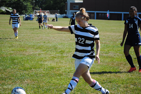 Women's Soccer Salvages Draw at Becker