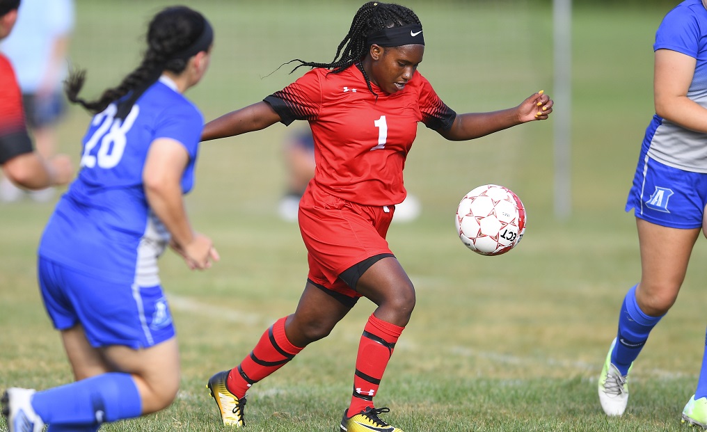 Women's Soccer Tripped Up at Old Westbury
