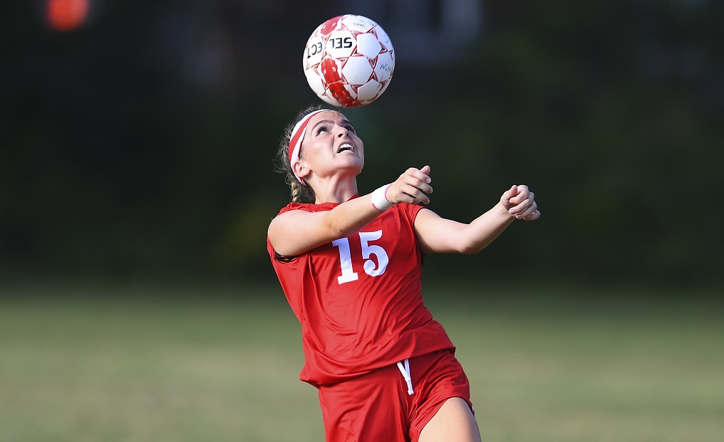Women's Soccer Clipped in Second Half at Newbury