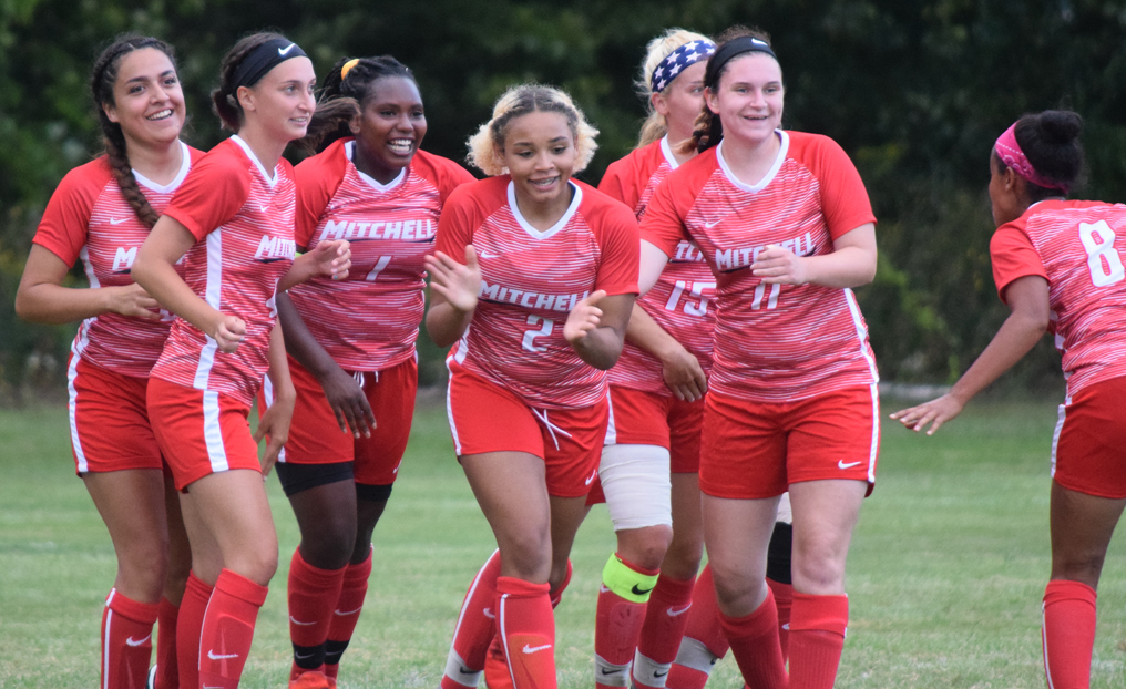 Women's Soccer Bests NVU-Lyndon in OT