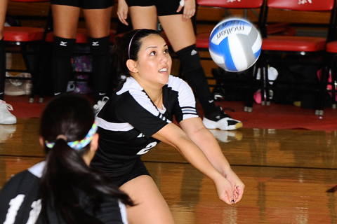 Volleyball Fights Back, Falls in Five Sets at Regis