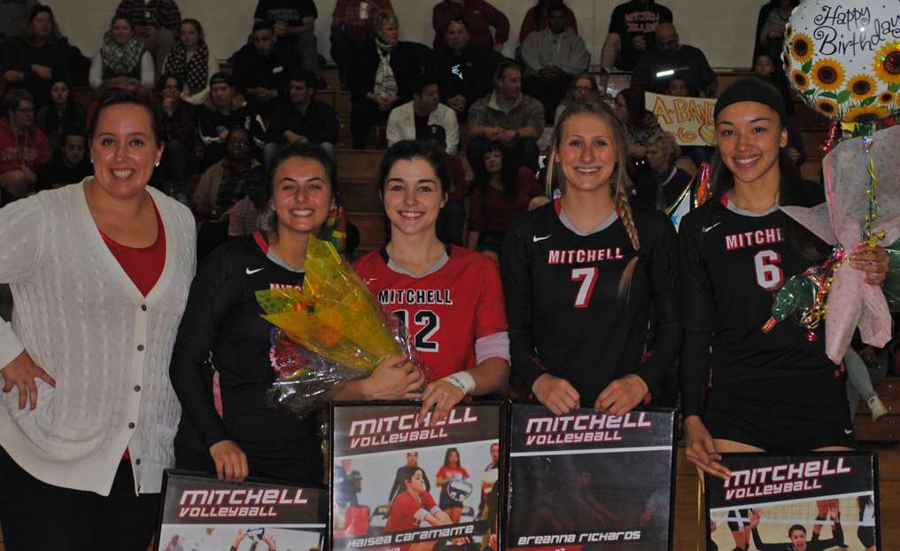 Volleyball Falls to Regis on Senior Day