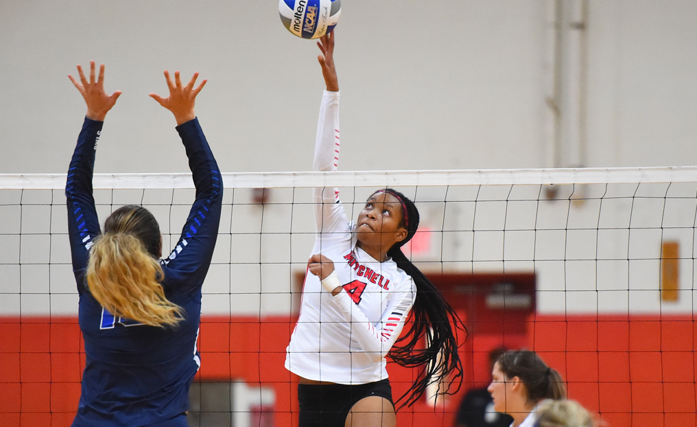 Volleyball Drops Home Debut in Four Sets vs. AMC