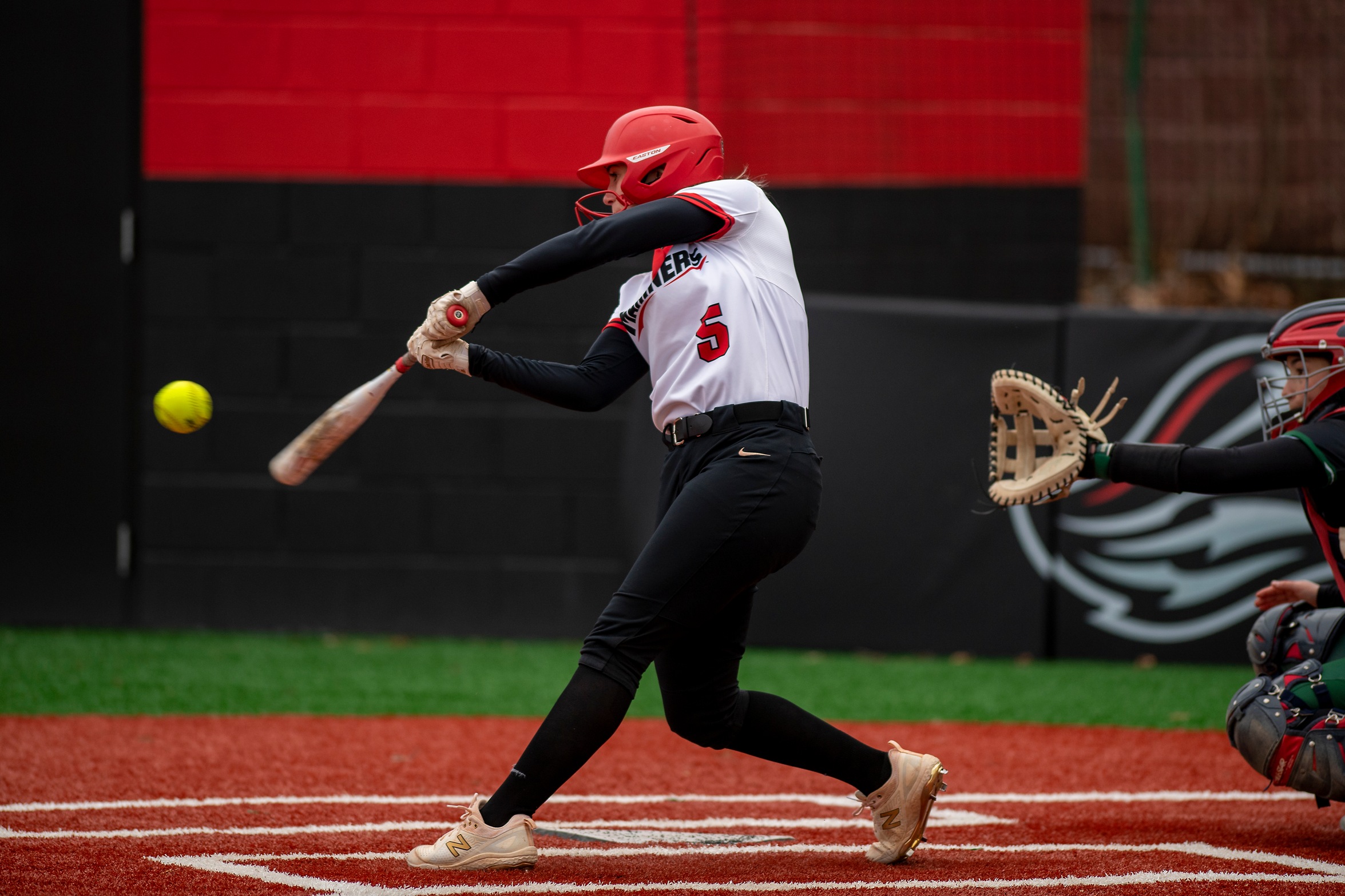 Softball Sweeps on Final Day of Spring Break