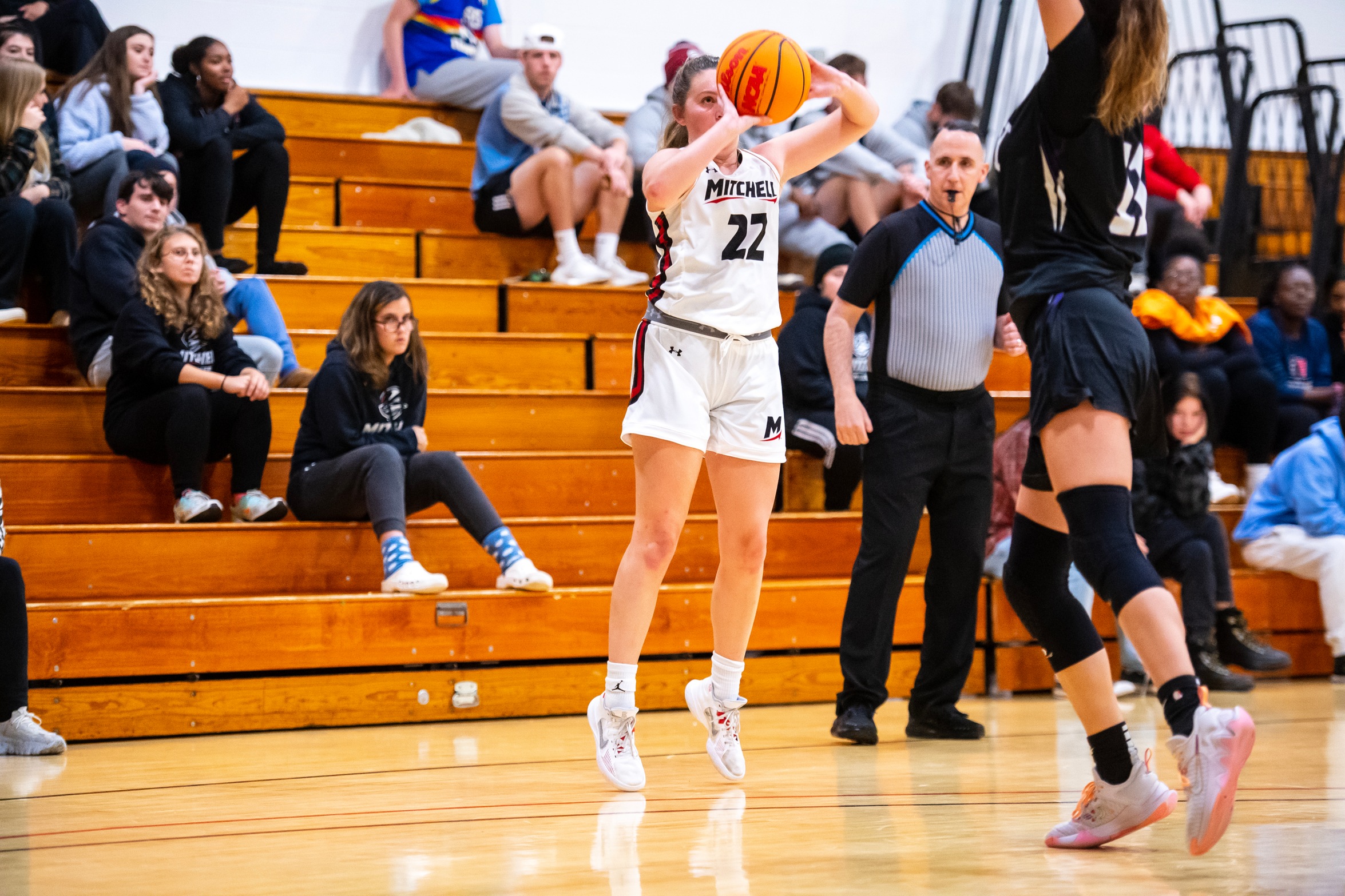 WBB Defeats Lesley, Remain Undefeated in Conference Play