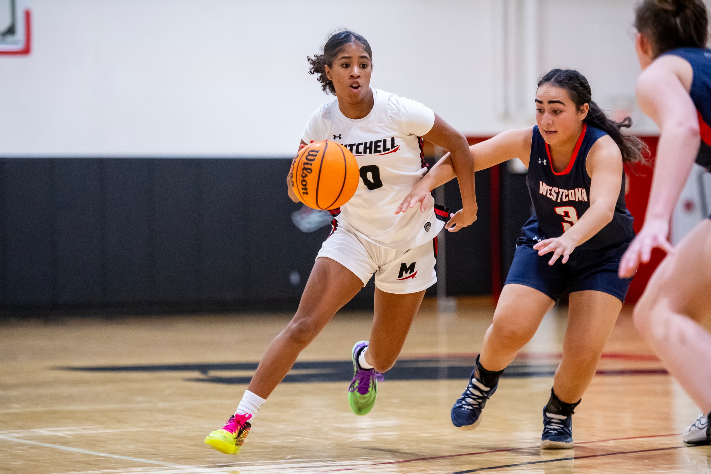 Women’s Basketball Devoured by the Bears in First Game of the New Year