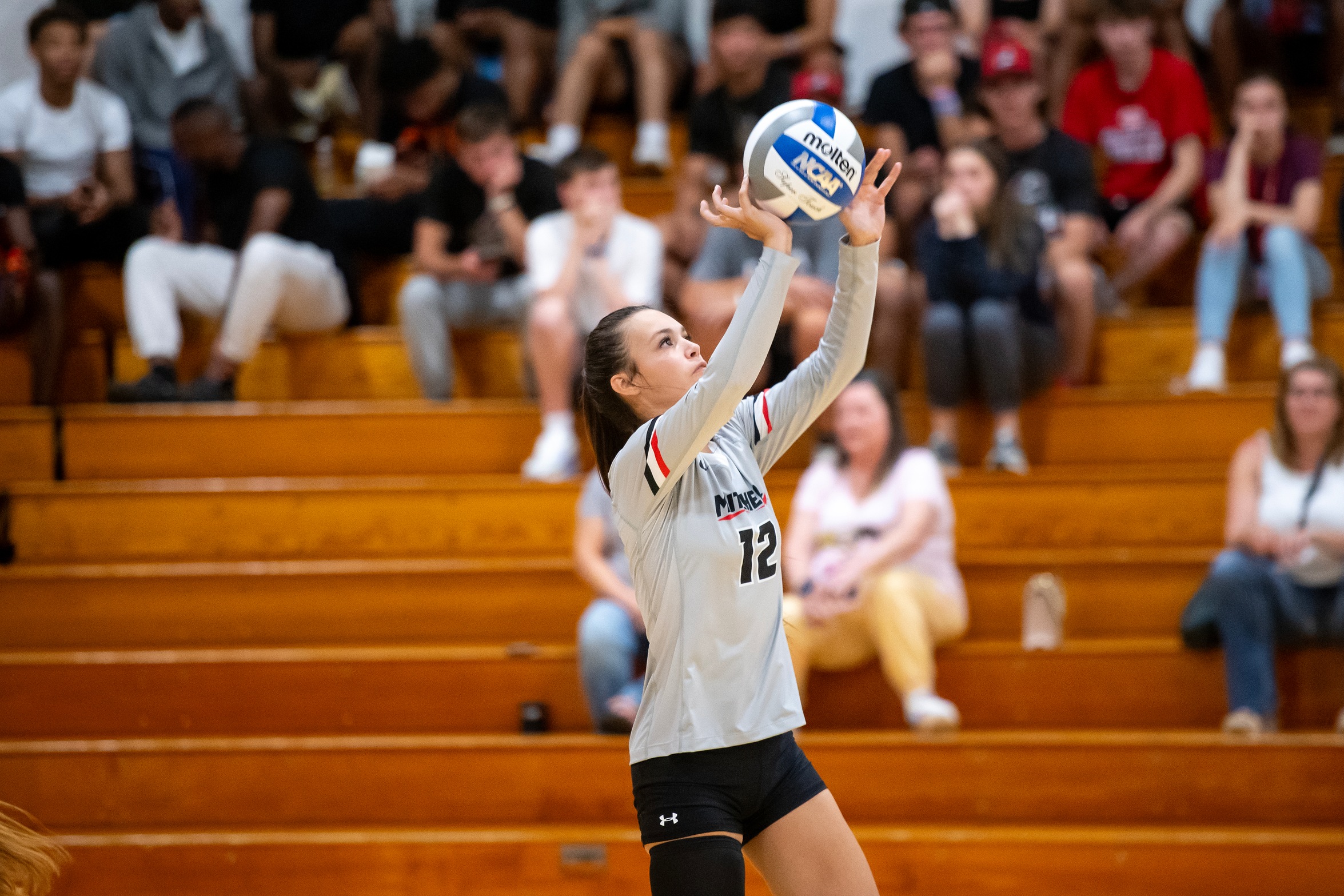 Volleyball Outlasts Elms in Five Sets for Third Straight Win