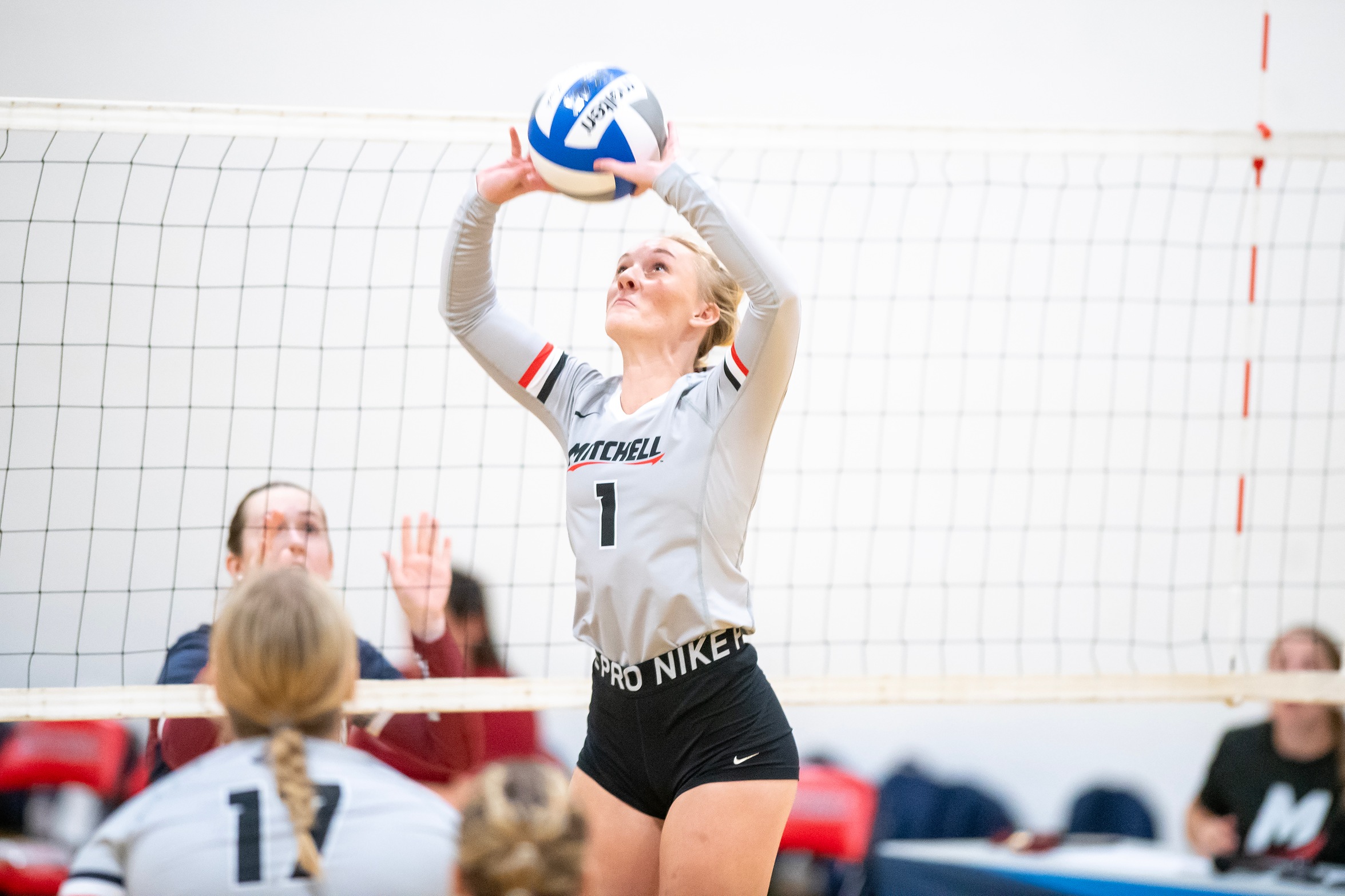 Volleyball Holds Off Albertus for First GNAC Victory