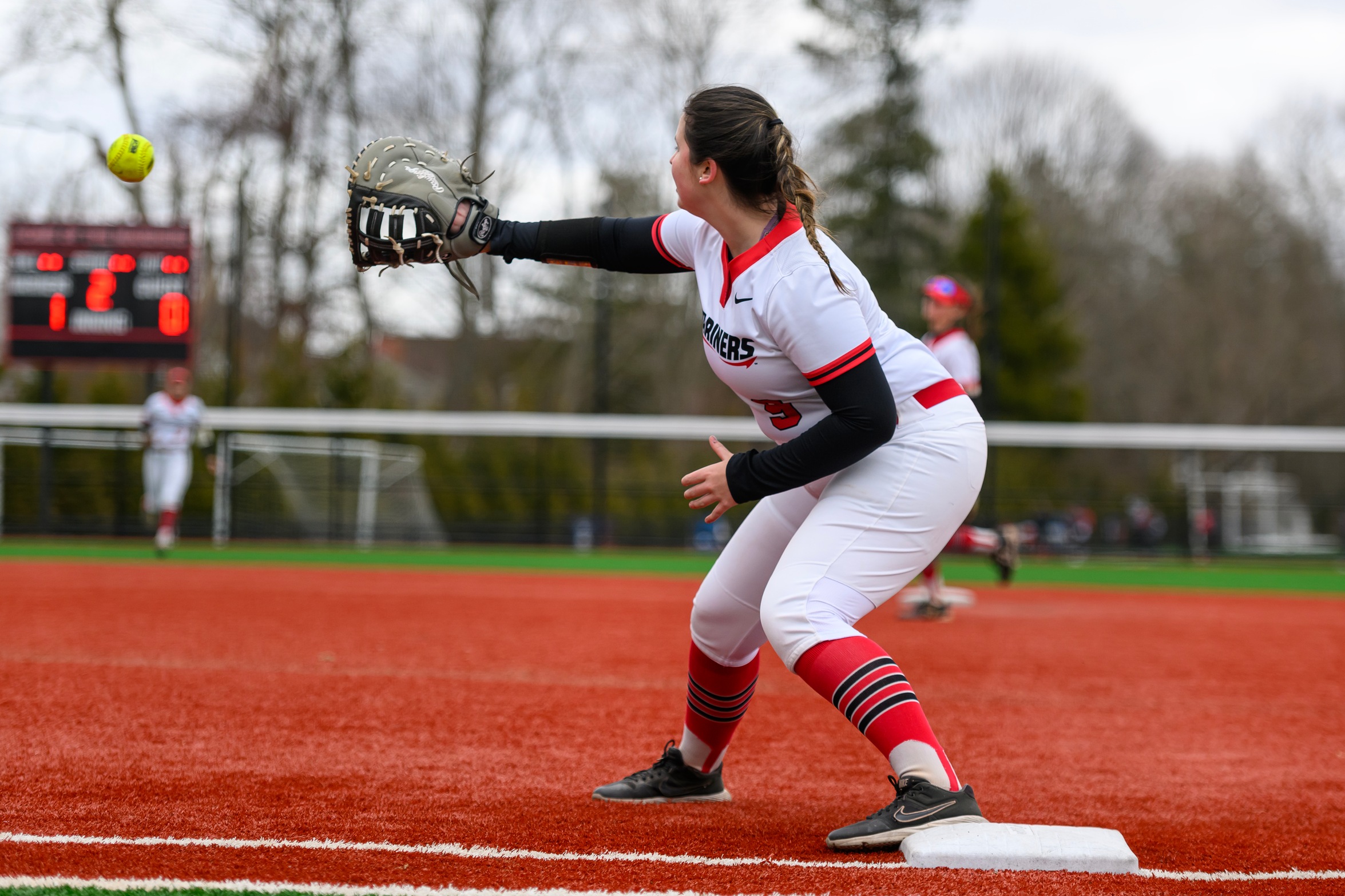 Softball Splits Non-Conference Doubleheader with Roger Williams
