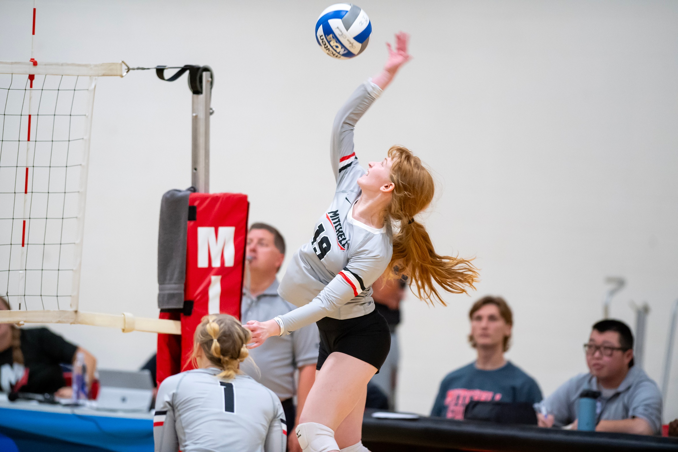 Volleyball Swept as Conference Play Begins